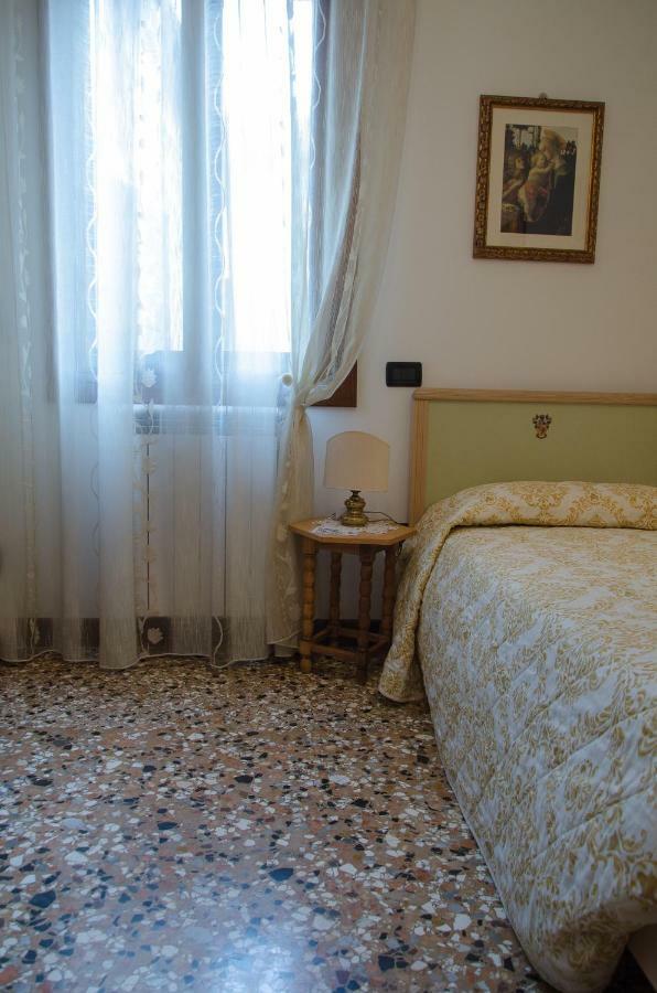 Ca' Pierre Apartment Venice Room photo